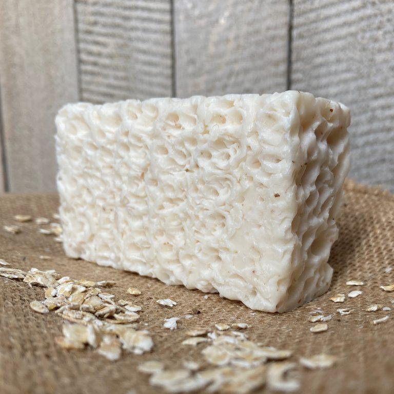 savon exfoliant au lait d'ânesse, poudre de riz avoine et blé. Doux et agréablement parfumé