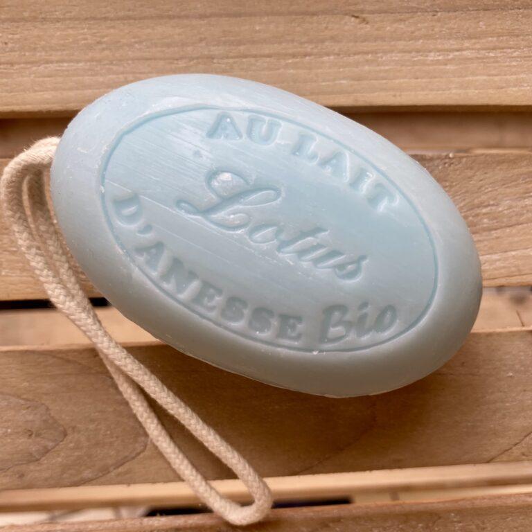 Savon à corde au lait d'ânesse biologique au lotus
